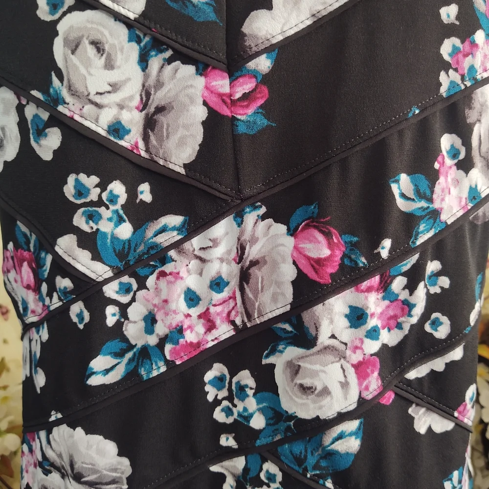 WHBM Layered Look Floral Tank - Picture 4 of 7